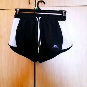 NWT Lotus Leggings Shorts